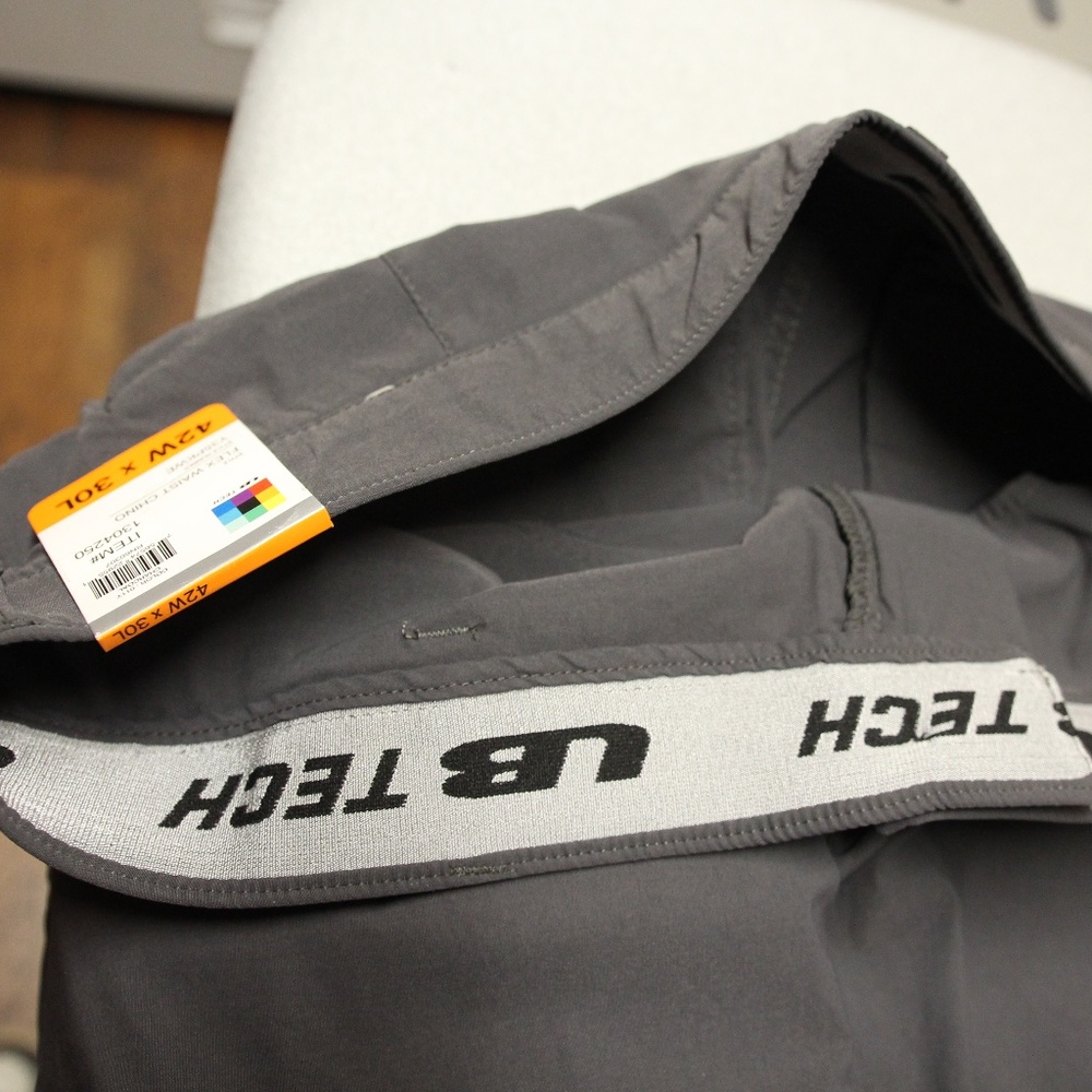 NWT UB Tech Flex Waist Chino Men's 42w x 30L
